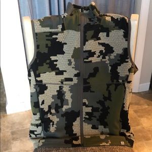 kuiu peloton vest